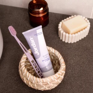 Jordan Stay Fresh White Smile Οδοντόκρεμα για Λεύκανση 75ml – σε χρήση