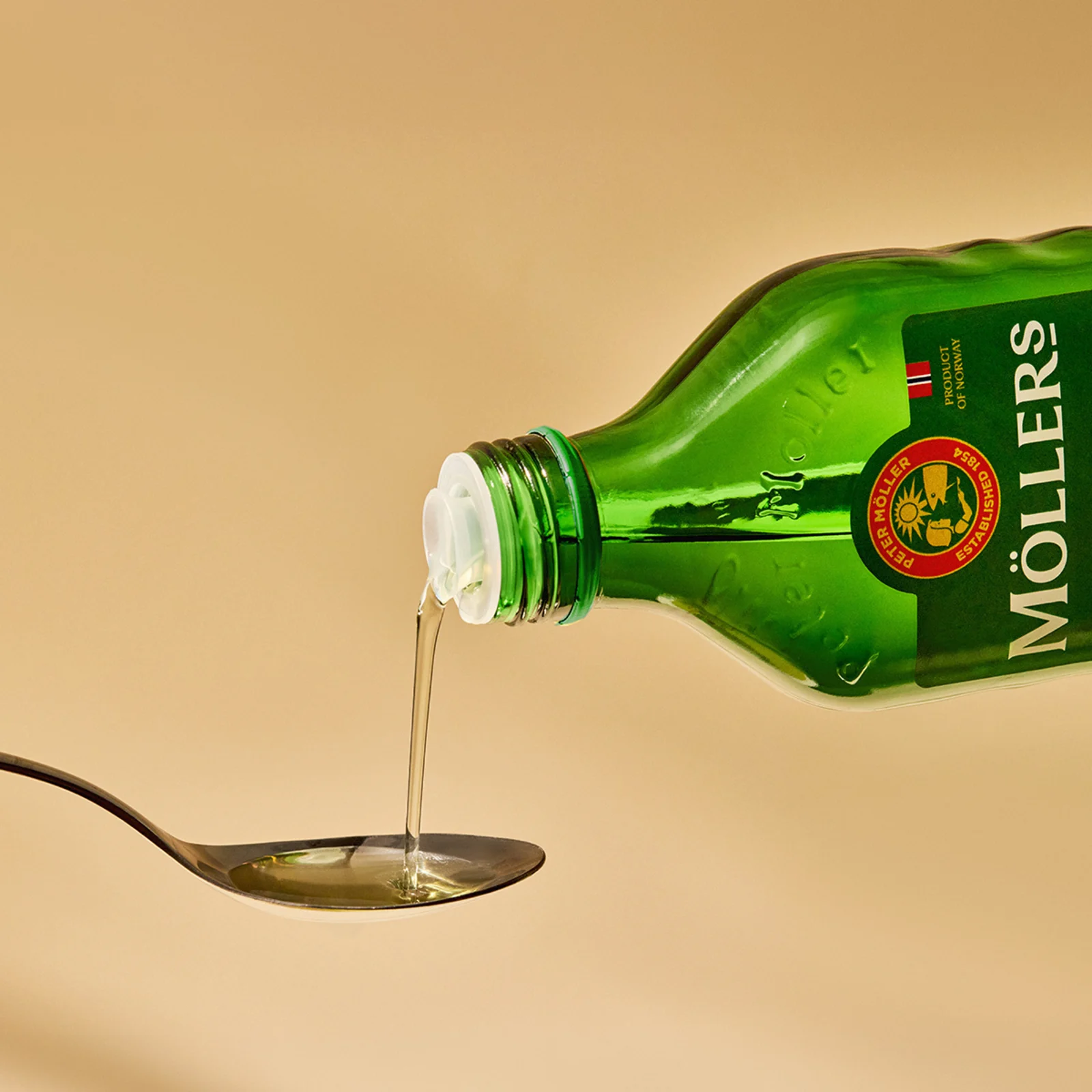 Ένα κουταλάκι (5 ml) Möller’s την ημέρα – φυσικό μουρουνέλαιο με βραβευμένη γεύση